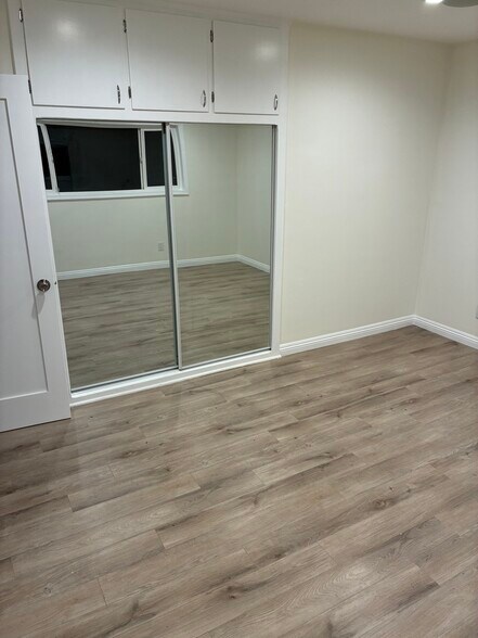 Building Photo - 12300 Manor Dr