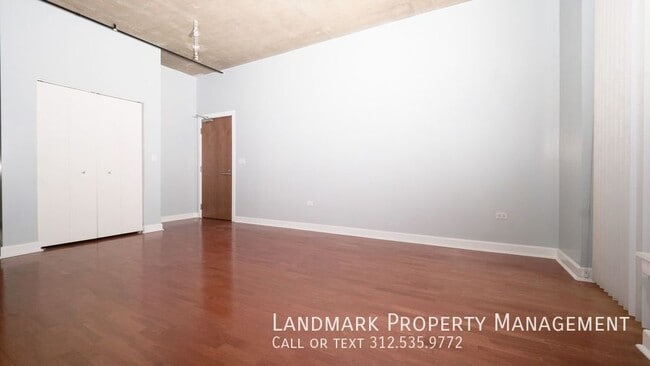 Building Photo - 1305 S Michigan Ave