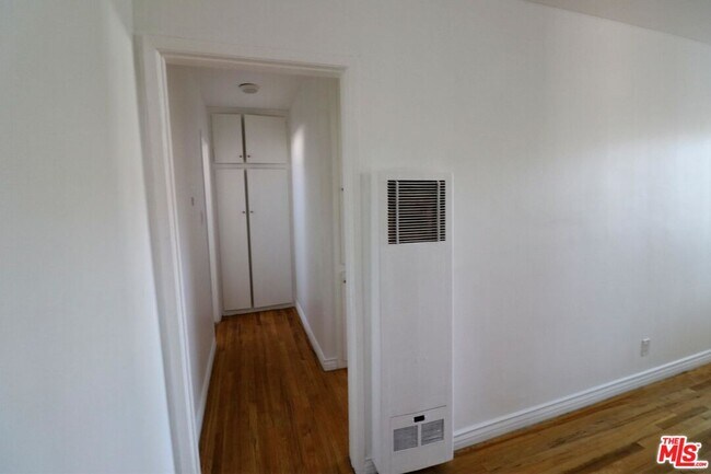 Building Photo - 7249 Bakman Ave