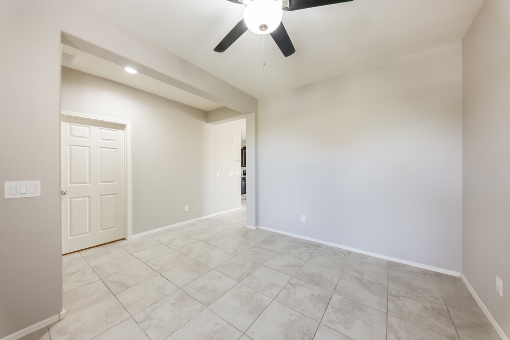 Building Photo - 15817 W Lisbon Ln