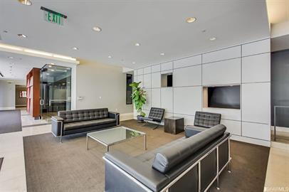 Building Photo - A beautiful  1 Bedroom 1 Bathroom at the B...