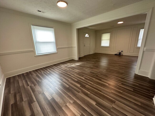 Building Photo - 1814 Newark Ave