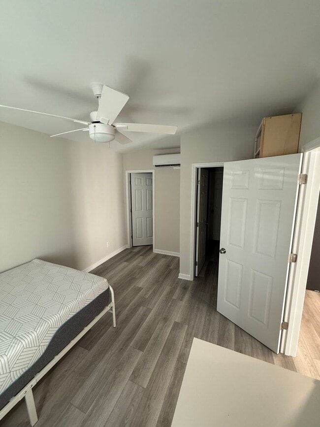 Building Photo - Ground floor aparment in Chapel Hill