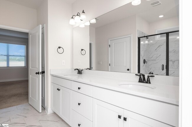 Building Photo - 22 Daybreak Pl