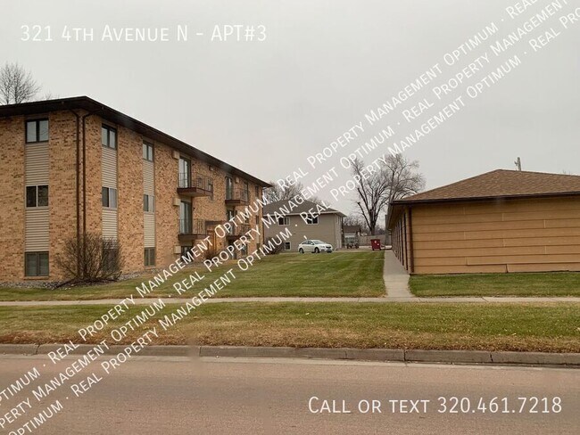 Building Photo - 321 4th Ave N