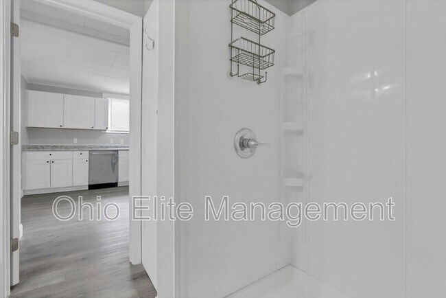Building Photo - 341 E Markison Ave