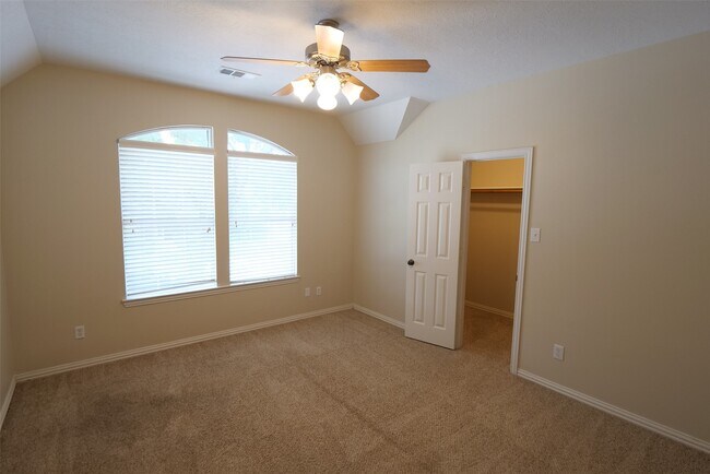 Building Photo - 22719 Sierra Lake Ct