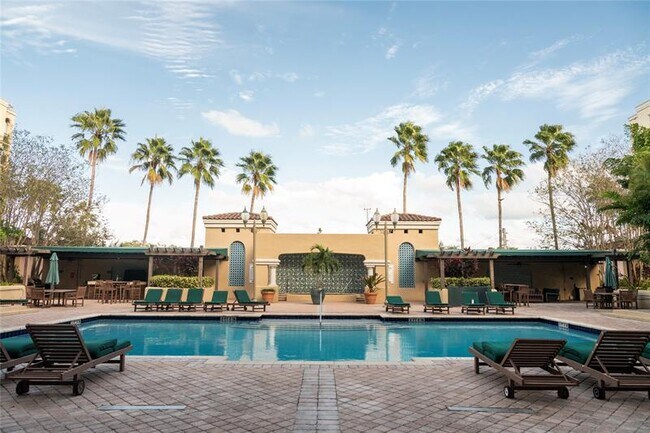 Building Photo - 520 SE 5 Ave