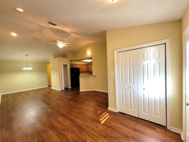 Building Photo - Lovely 3 bedroom town home off Apalachee Pkwy for rent August 7, 2026 $1800