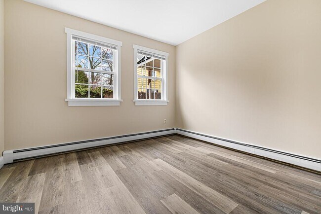 Building Photo - 429 Edgemont Ave