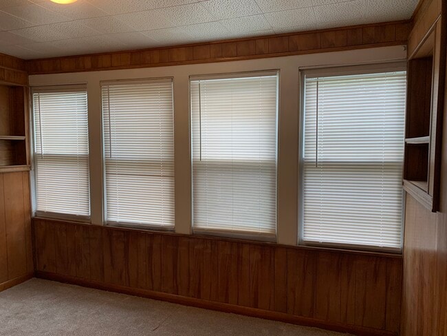 Building Photo - 720 Roselawn Ave