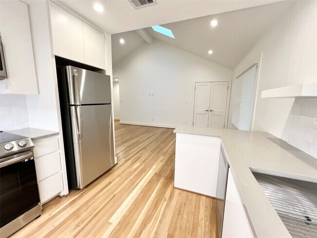 Building Photo - 1419 Branard St