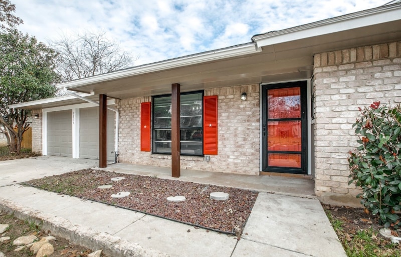 Primary Photo - 6319 Stirrup Ln