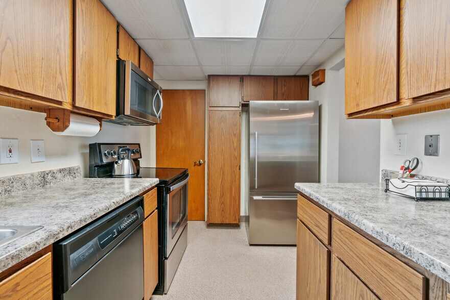 Building Photo - 802 Dunster St