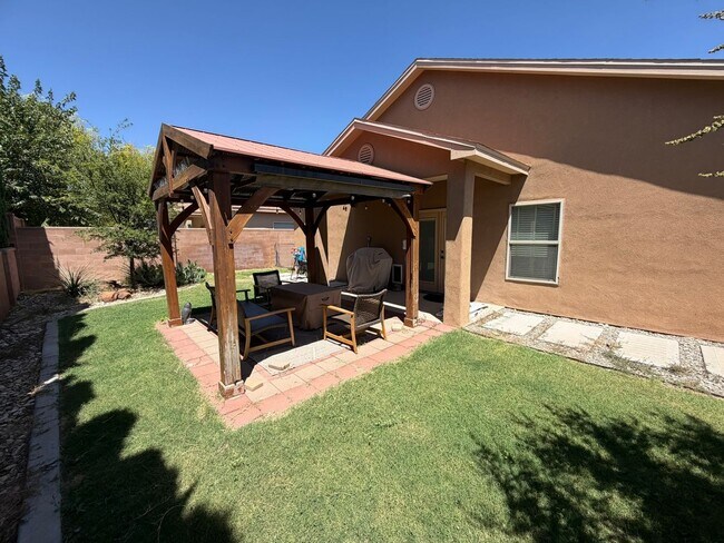 Building Photo - 1815 Lanette Dr