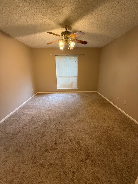 Building Photo - 808 Joel Dr