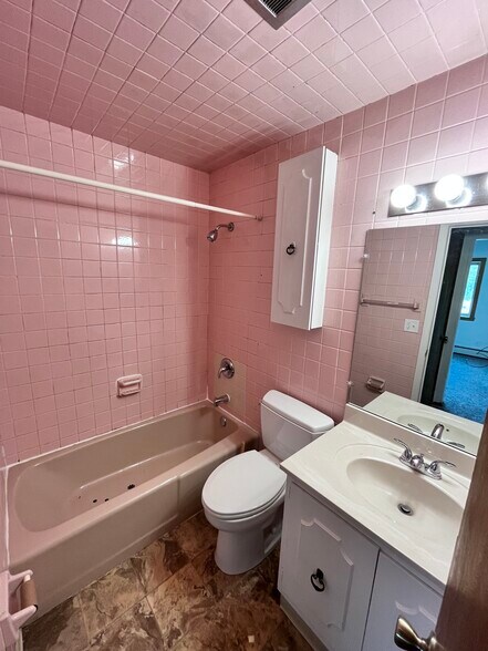 Building Photo - 1206 14th Ave S