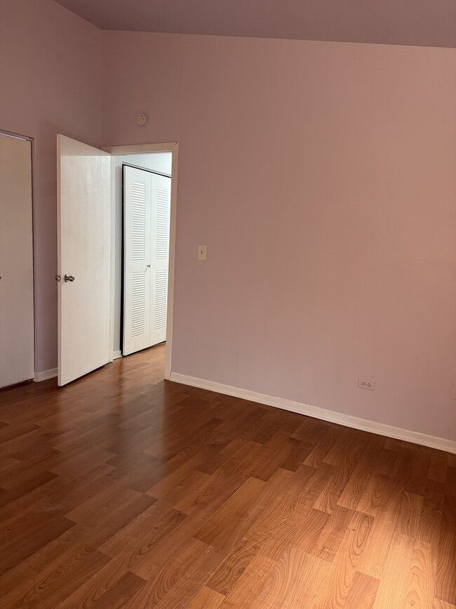 Building Photo - 3627 Linden Dr