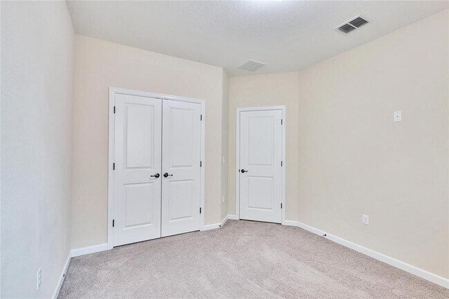 Building Photo - 14208 Tyburn Trail