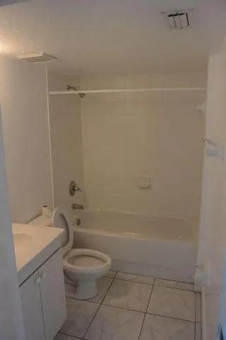 Building Photo - 925 NE 34th Ave