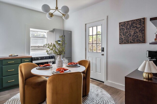 Building Photo - 52 Church St