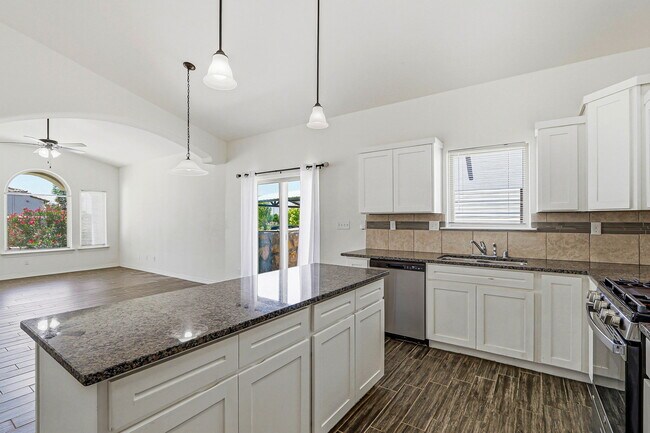 Building Photo - 13659 Everingham