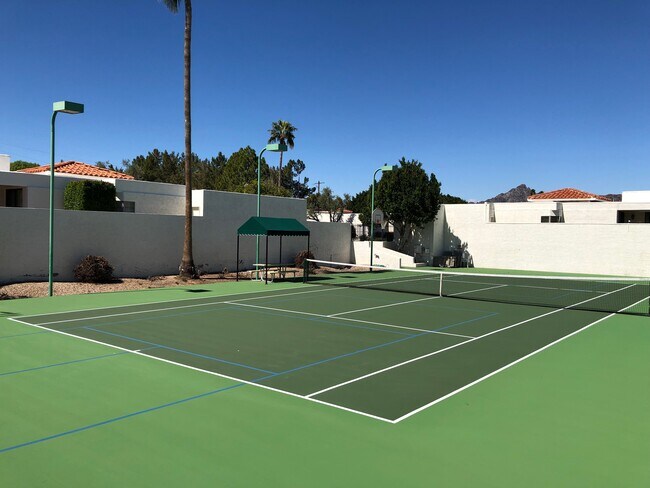 Building Photo - 4823 N 35th Pl