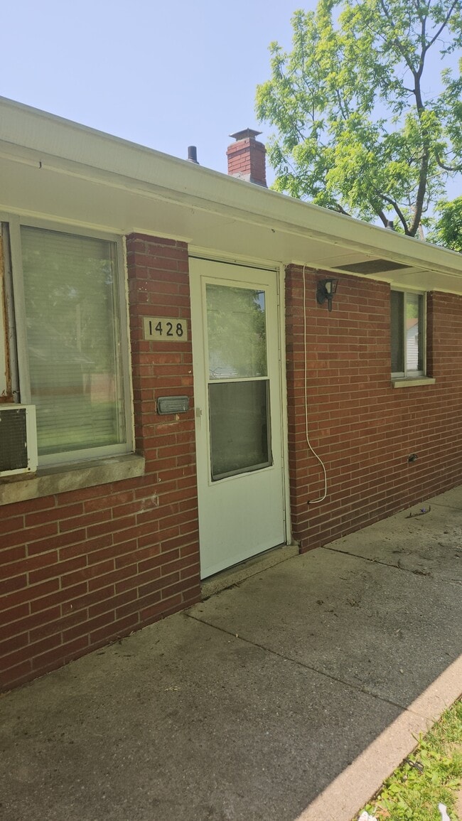 Primary Photo - 1428 N Campbell Ave