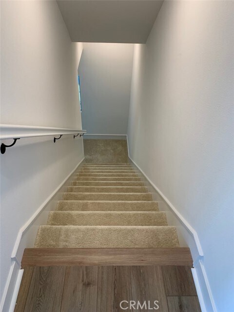 Building Photo - 502 Tamarind Way