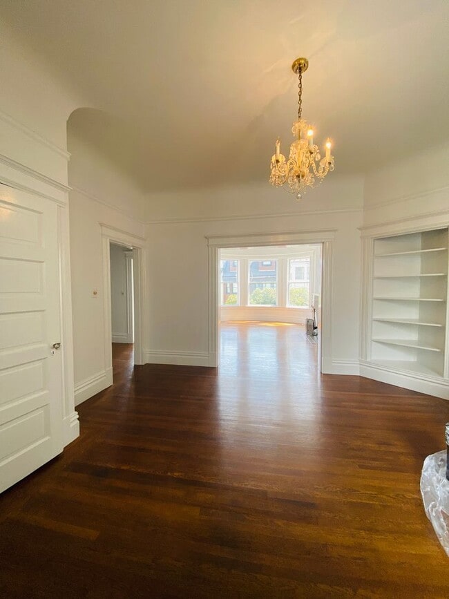 Building Photo - 2937 Scott St