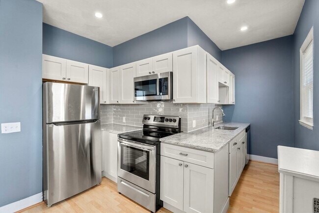 Building Photo - 73 Grovers Ave