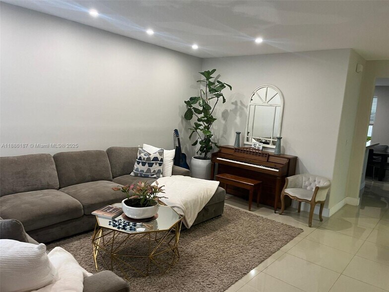 Building Photo - 10866 NW 51st Ln