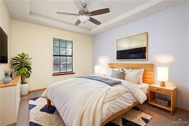 Building Photo - 22 8th