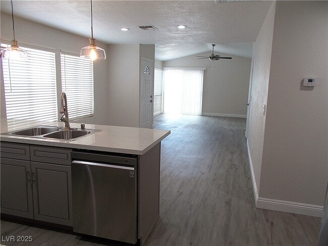 Building Photo - 7344 Vireo Dr
