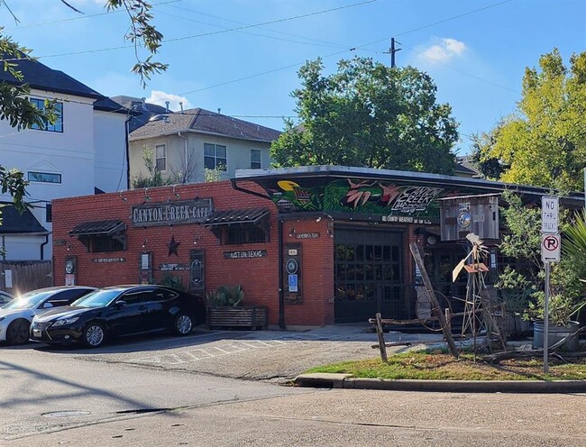 Building Photo - 6306 Stillman St