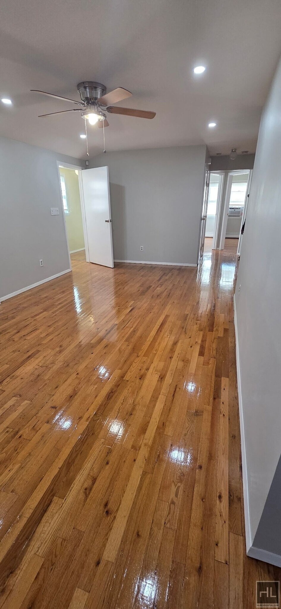 Building Photo - Two Bedroom Bayside Apartment