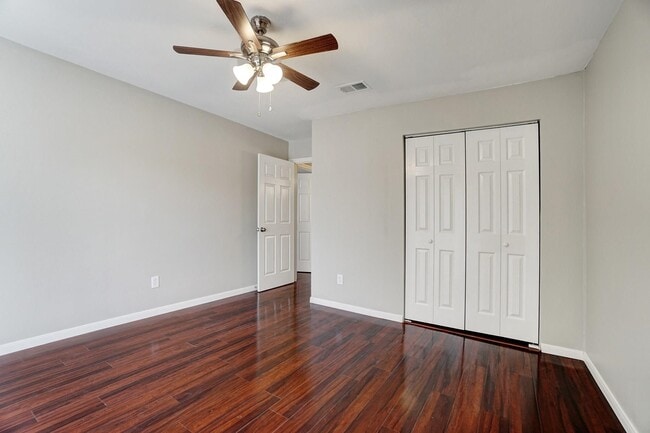 Building Photo - 1833 Country Village Blvd