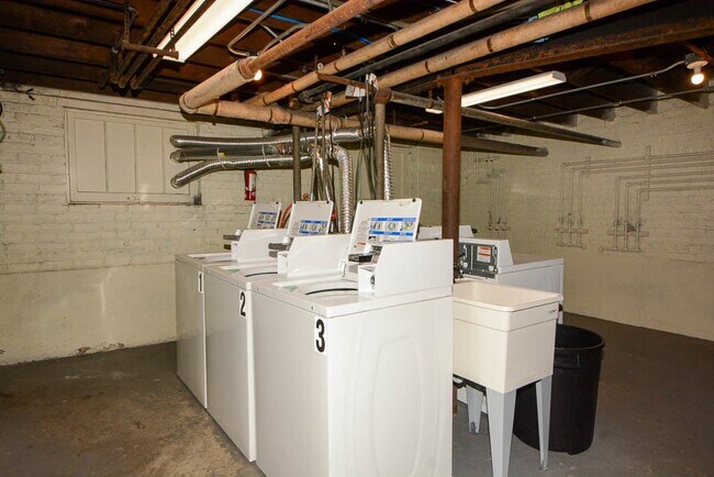 Building Photo - 2320.5 N Rockwell St