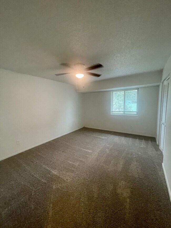 Building Photo - 12 Murray Heights Dr