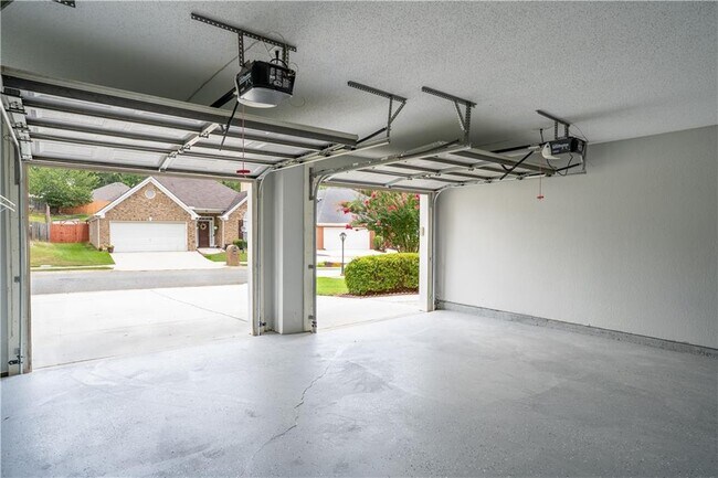 Building Photo - 3243 Newtons Crest Cir