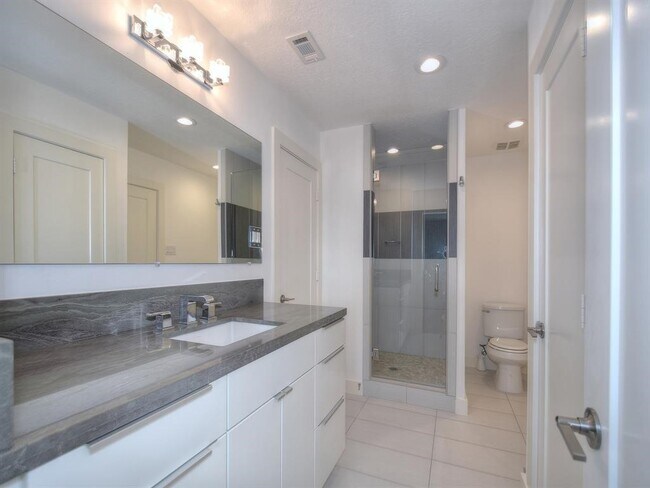 Building Photo - 14319 Shadow Garden Ln