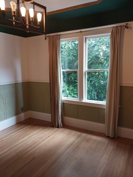 Building Photo - 1110 Hollister Ave