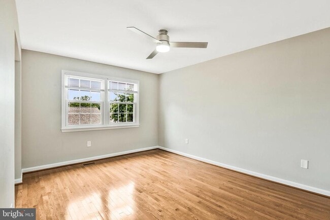 Building Photo - 10257 Friendship Ct