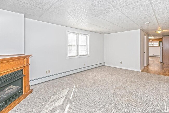 Building Photo - 15 Indian Hill Ln