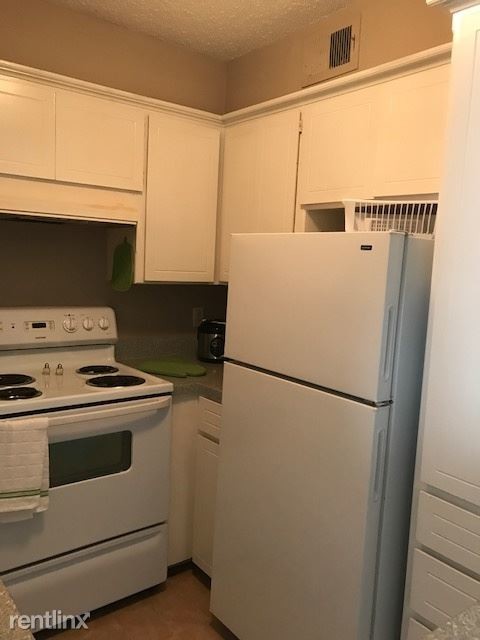 Building Photo - 5522 Woodbrier Dr