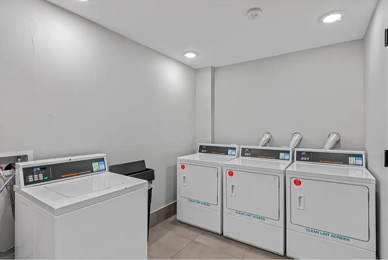 Building Photo - 1042 President St