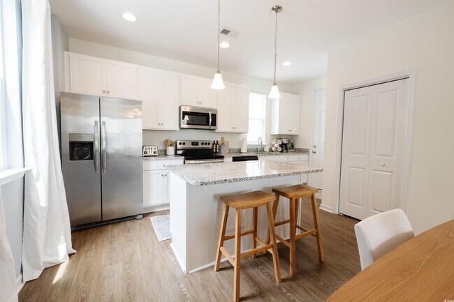 Building Photo - 3553 Ladybank Loop