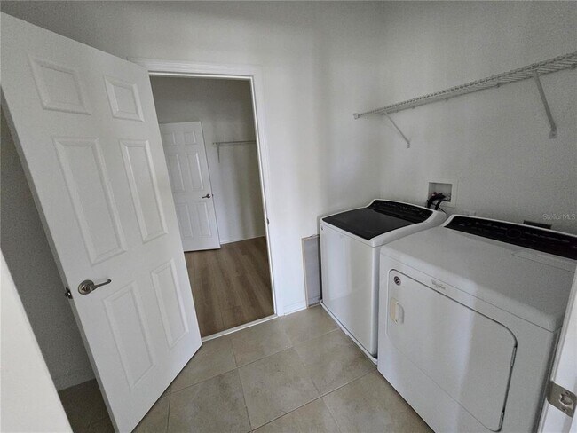 Building Photo - 11839 Cross Vine Dr