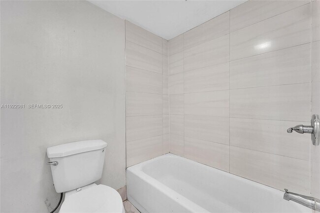 Building Photo - 6101 N Falls Cir Dr