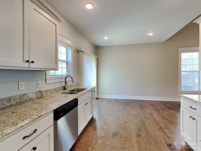 Building Photo - 1047 Harper Dean Wy